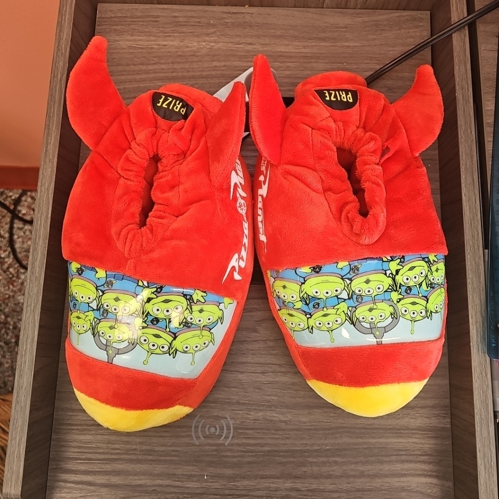 NWT Disney Store Toy Story Pizza Planet Alien Rocket Slippers Men 7 Women 9